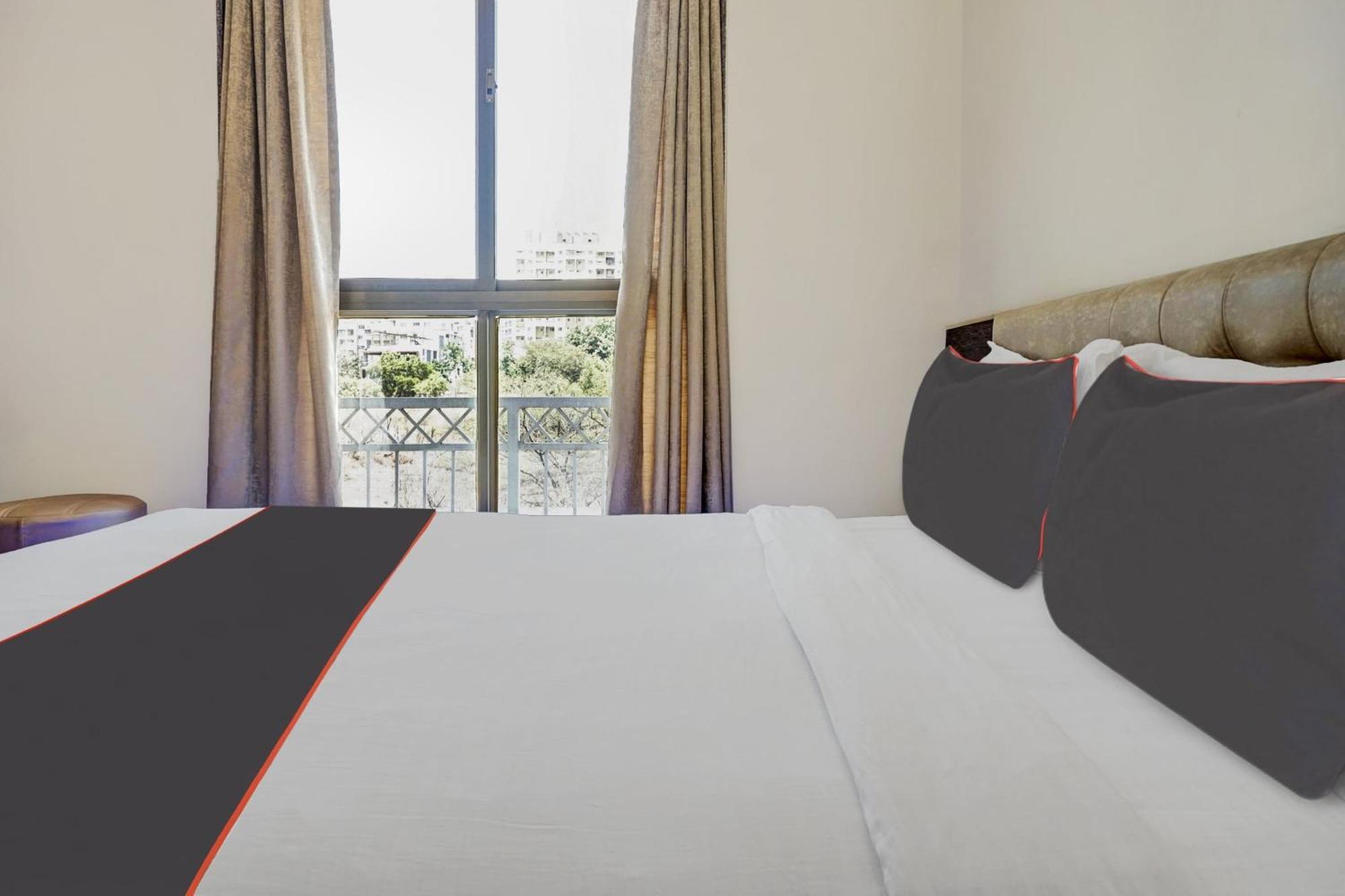 Super Townhouse Poona Royal Hotel Pimpri-Chinchwad Екстериор снимка