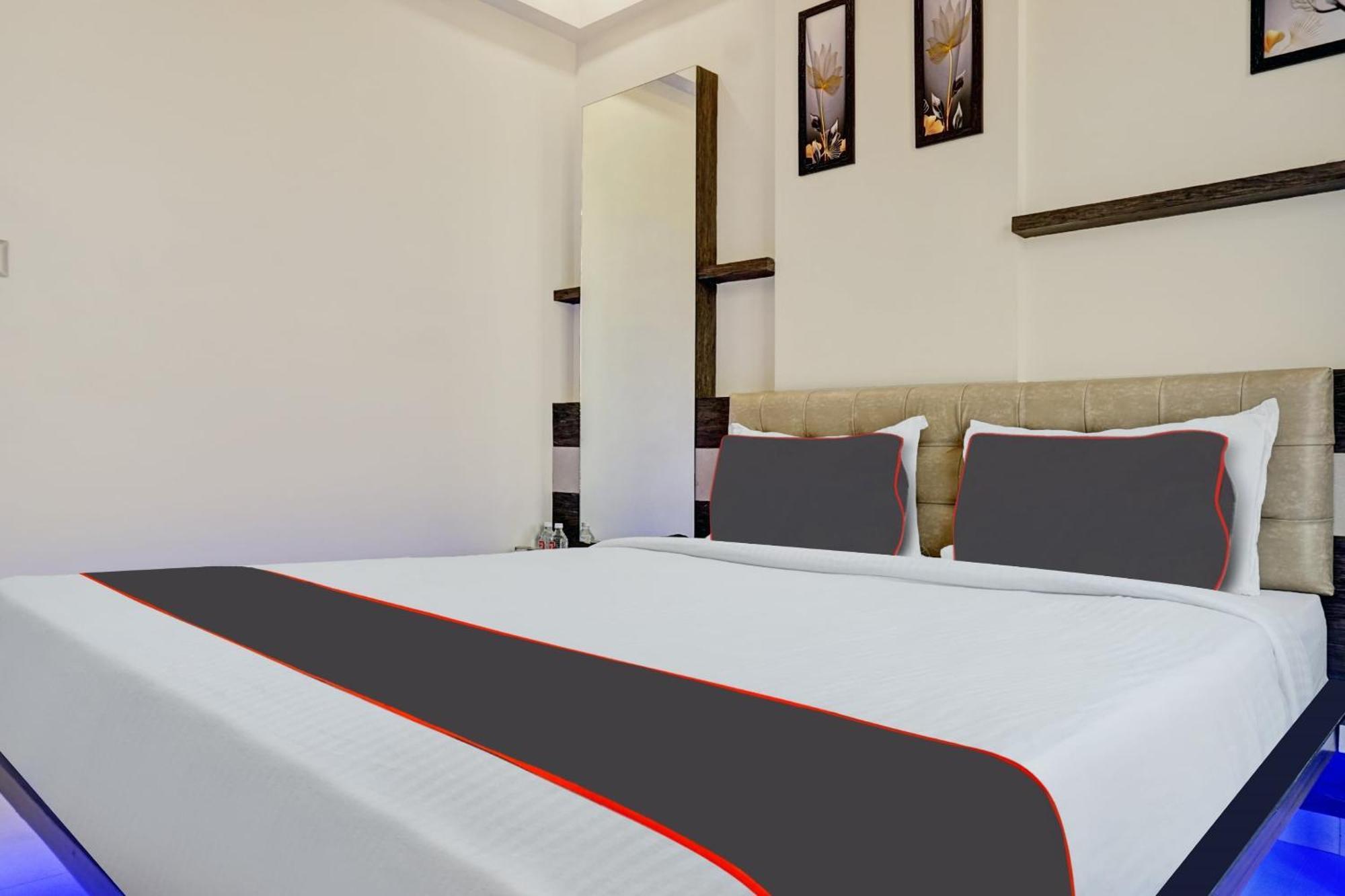 Super Townhouse Poona Royal Hotel Pimpri-Chinchwad Екстериор снимка