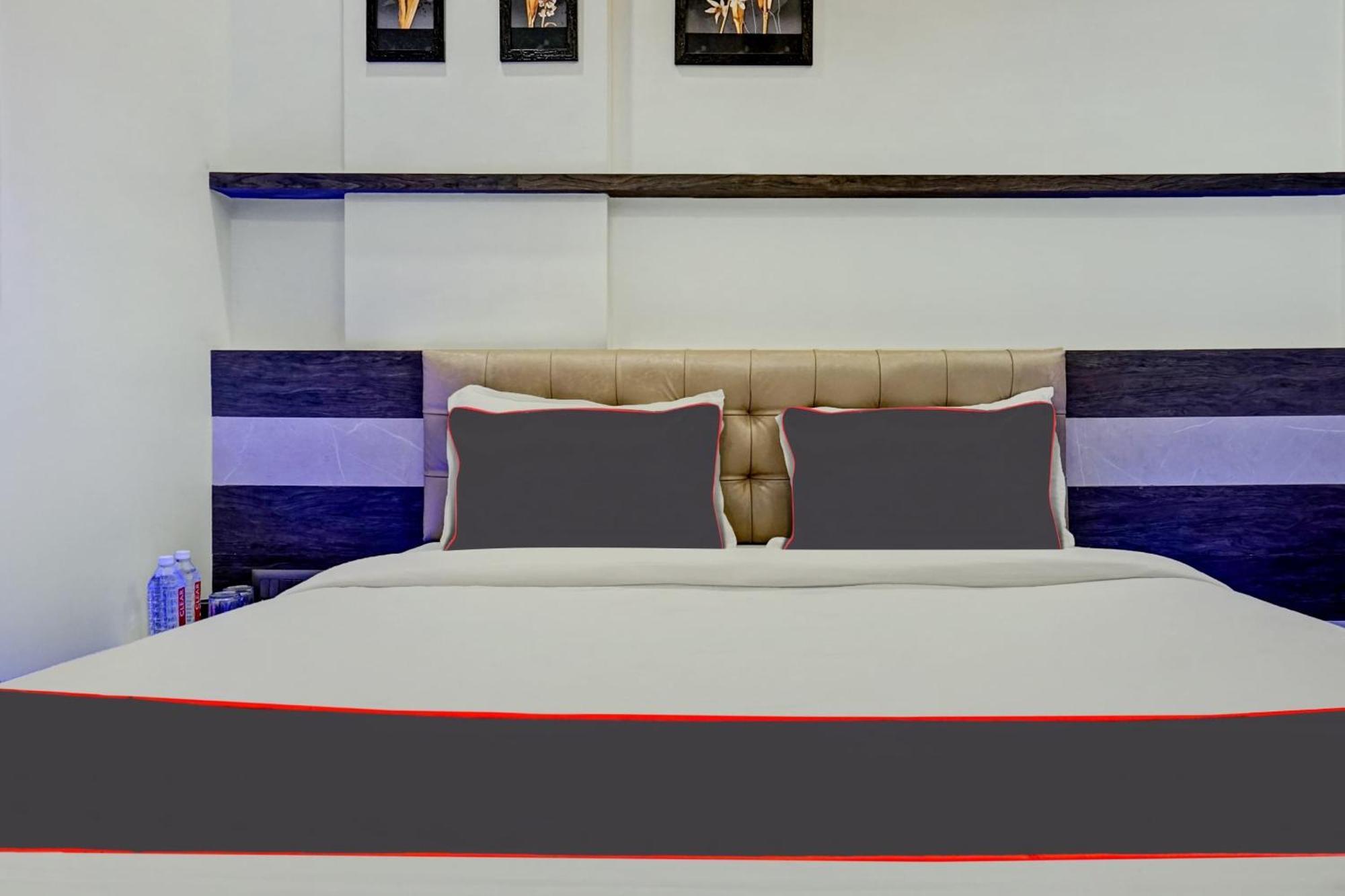 Super Townhouse Poona Royal Hotel Pimpri-Chinchwad Екстериор снимка