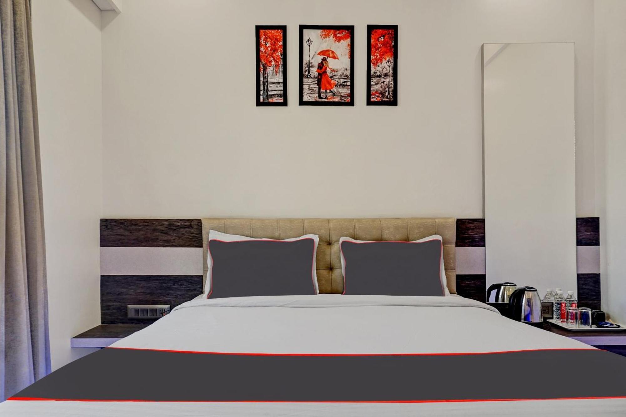 Super Townhouse Poona Royal Hotel Pimpri-Chinchwad Екстериор снимка