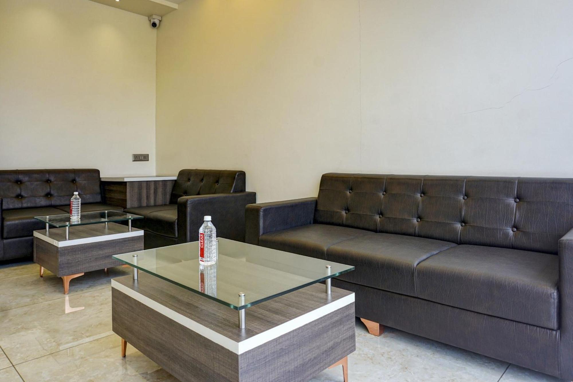 Super Townhouse Poona Royal Hotel Pimpri-Chinchwad Екстериор снимка